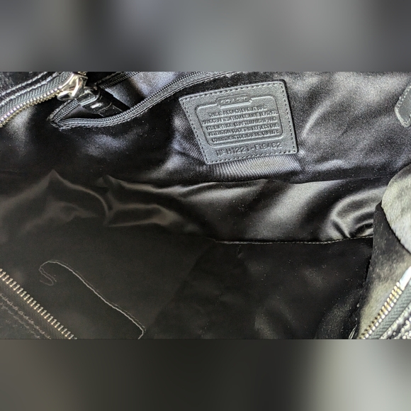 COACH GALLERY EMBOSSED PATENT LEATHER F19462. - Picture 9 of 12